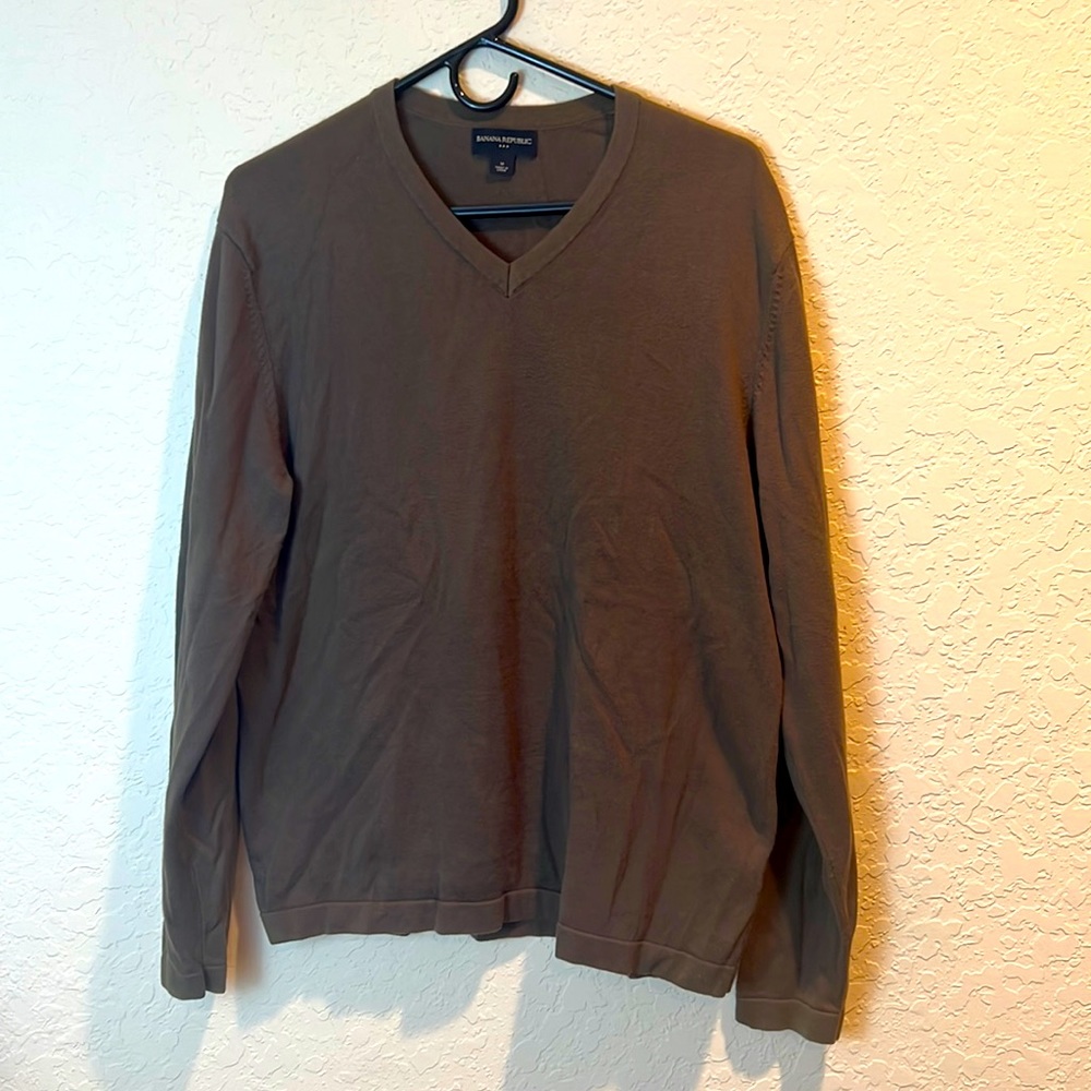 Pullover v neck sweater